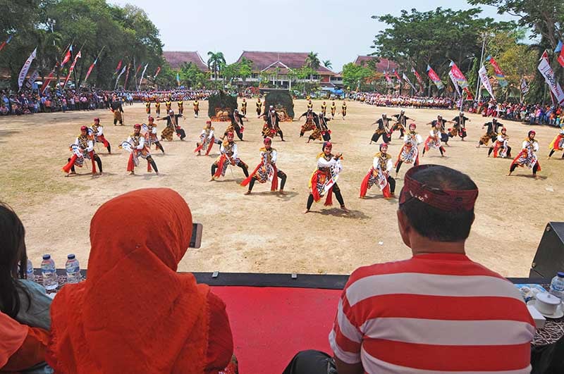 Tari Topeng Gethak Kolosal 
