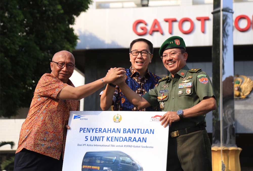 Astra Serahkan Lima Hiace Untuk RSPAD Gatot Soebroto