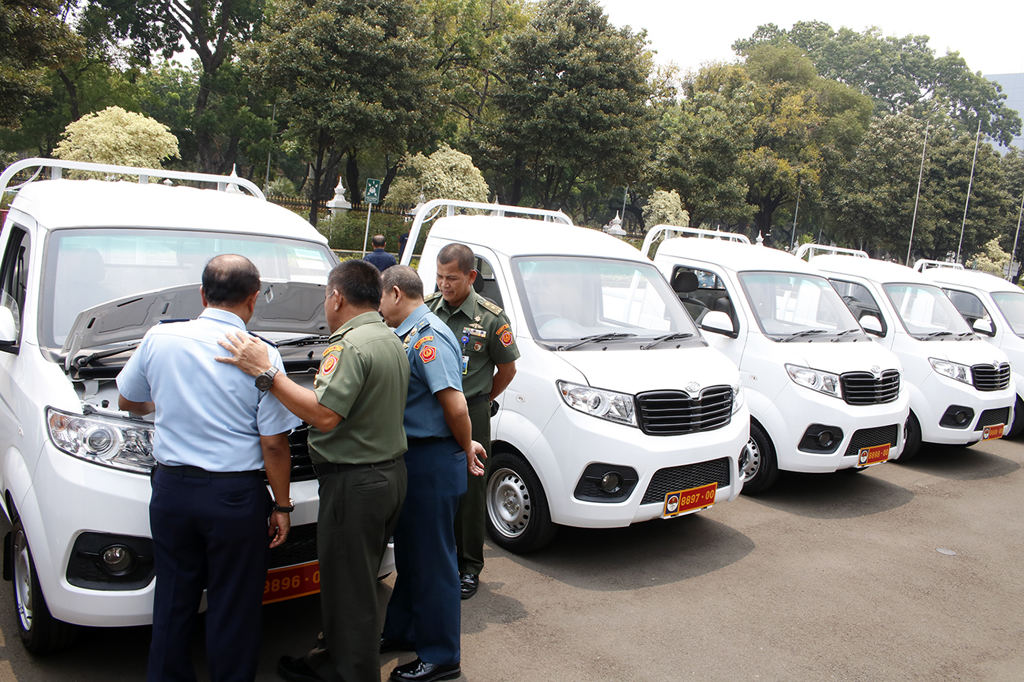 Kementerian Pertahanan beli 10 Mobil Esemka 