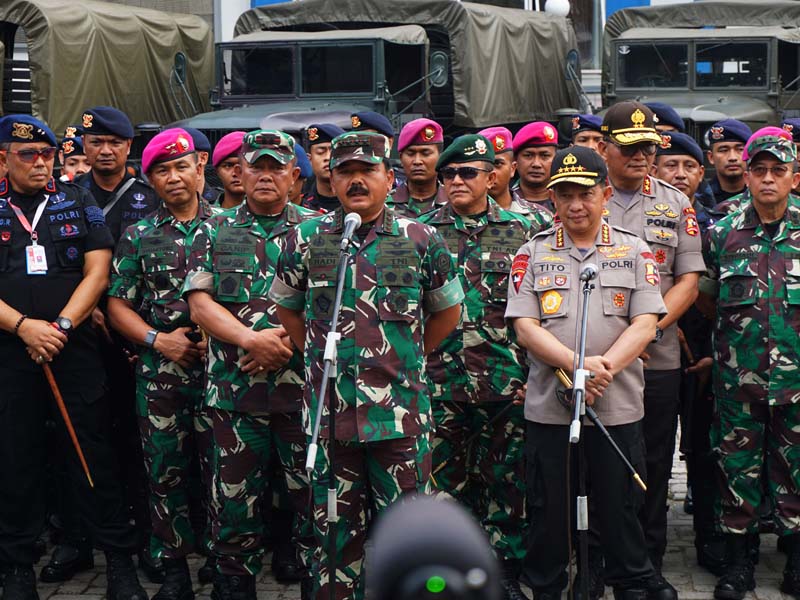 Panglima TNI Dan Kapolri Meninjau Keamanan di RS Ladokgi TNI AL