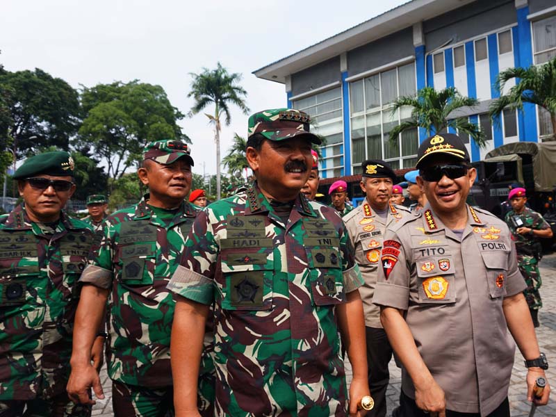 Panglima TNI Dan Kapolri Meninjau Keamanan di RS Ladokgi TNI AL