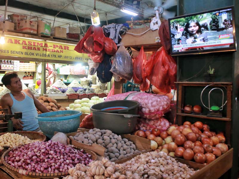 Aktivitas Pasar Tradisional Kembali Normal