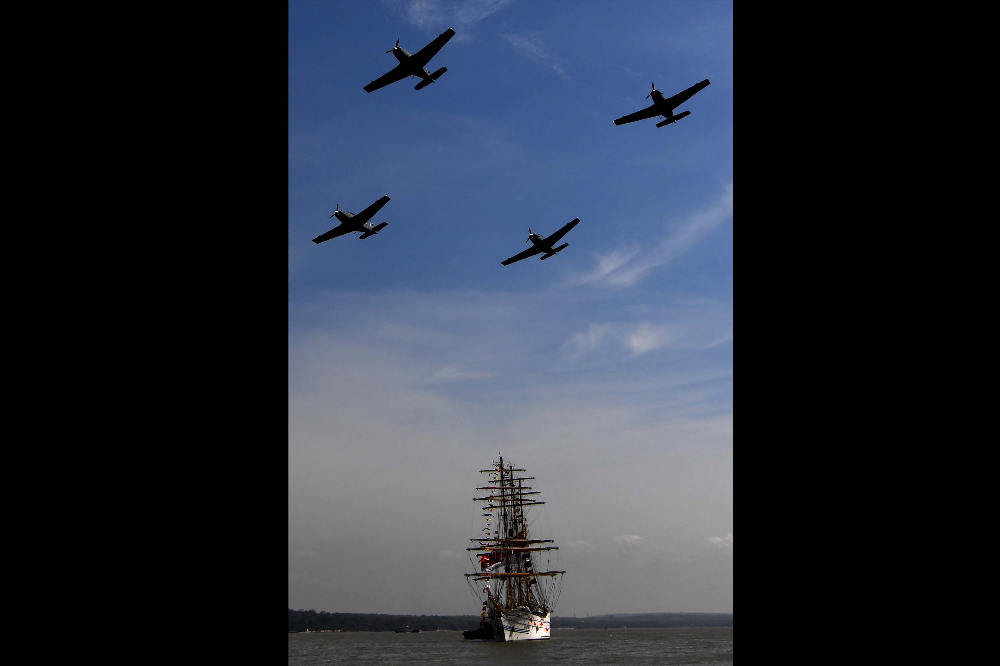 KRI Bima Suci Tiba di Surabaya
