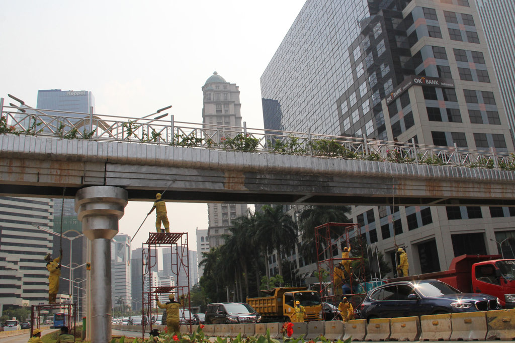 Mempercantik JPO Tanpa Atap di Sudirman 