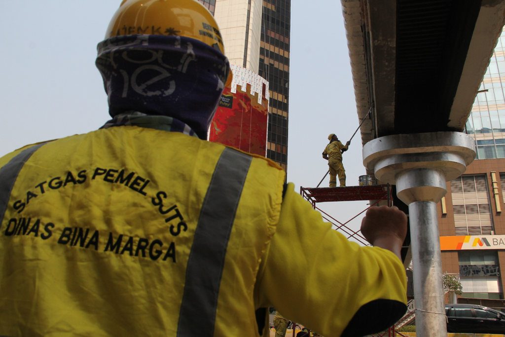 Mempercantik JPO Tanpa Atap di Sudirman 