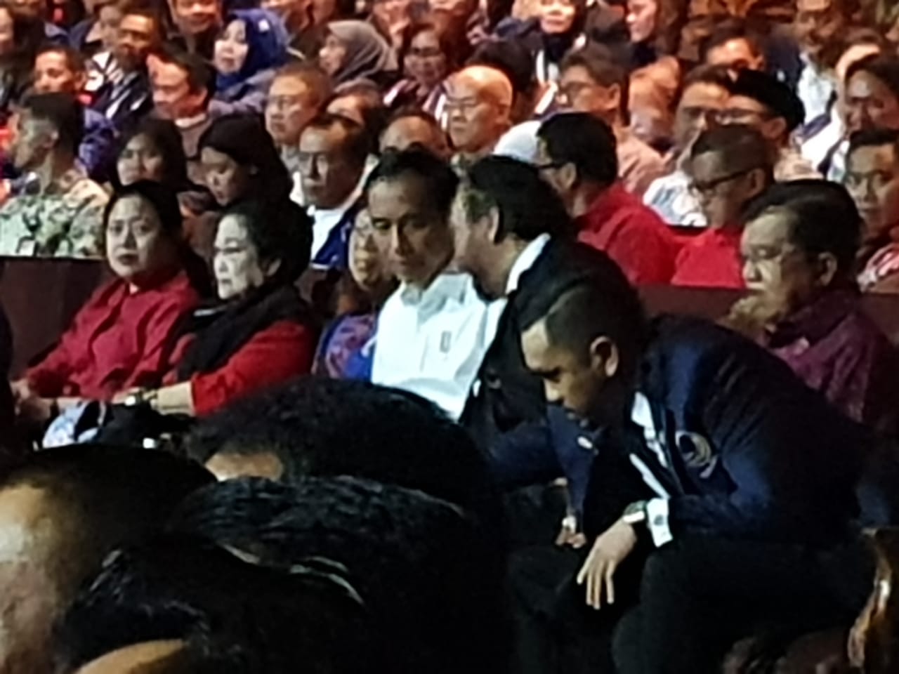 Setelah Sohibul Iman, Surya Paloh Rangkul Hangat Jokowi