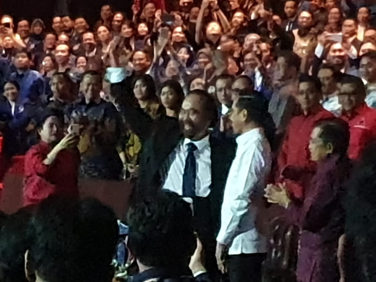 Setelah Sohibul Iman, Surya Paloh Rangkul Hangat Jokowi