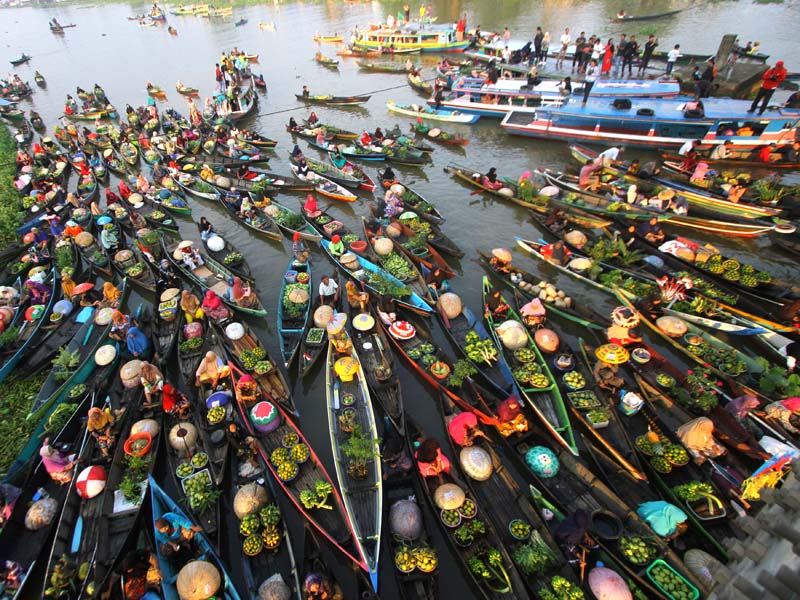 Festival Pesona Pasar Terapung Lok Baintan