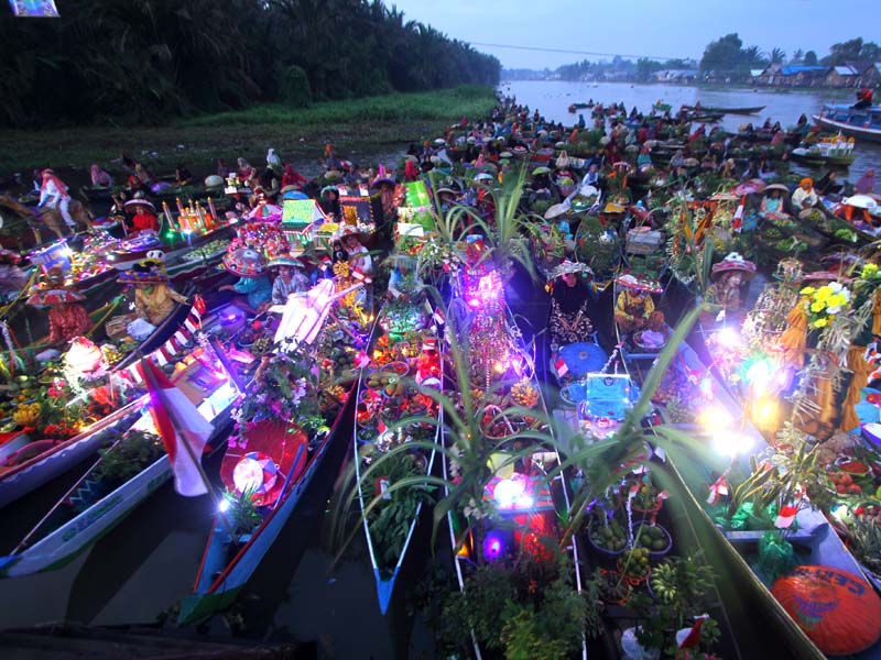 Festival Pesona Pasar Terapung Lok Baintan