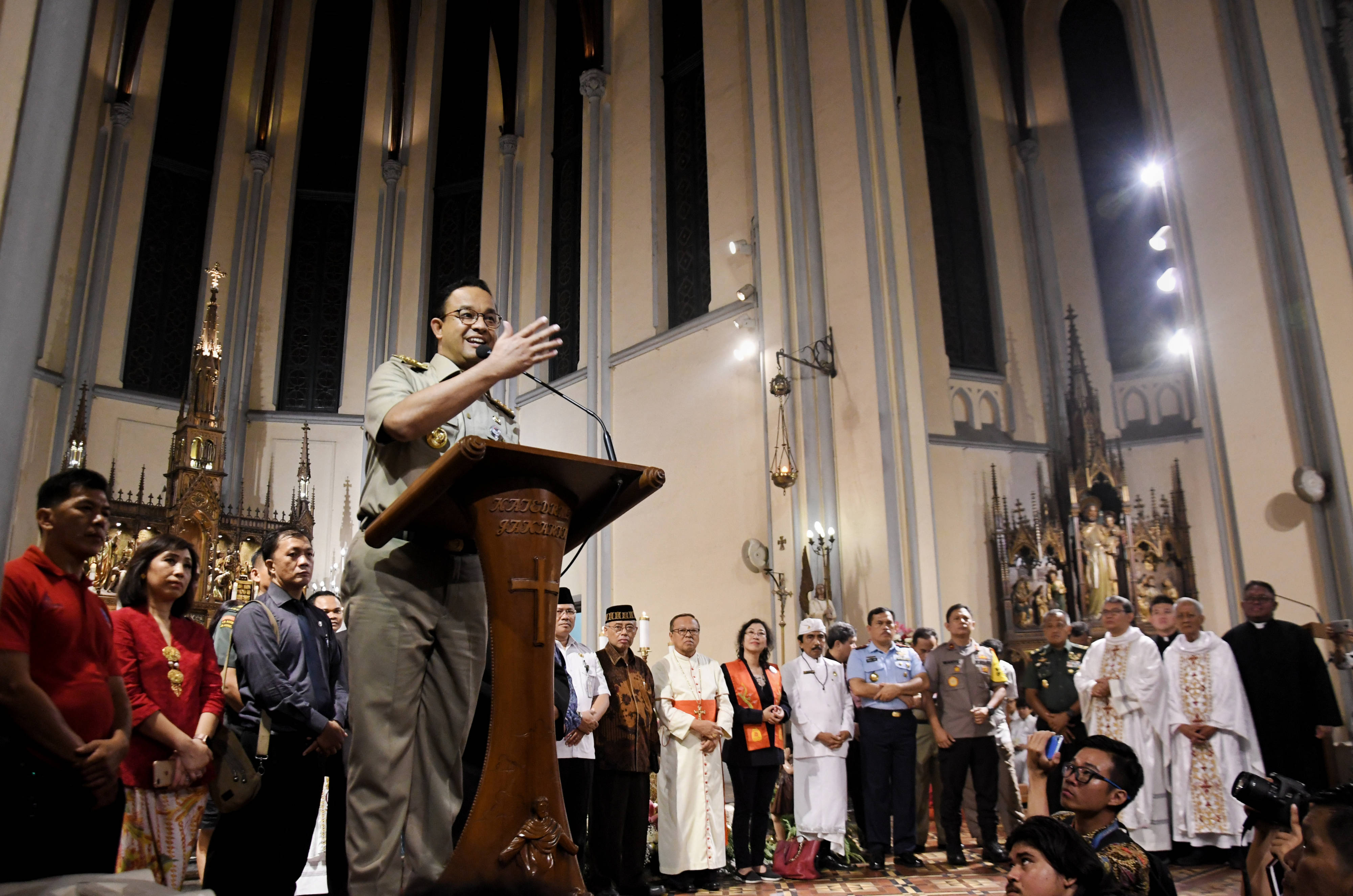 Misa Malam Natal di Katedral