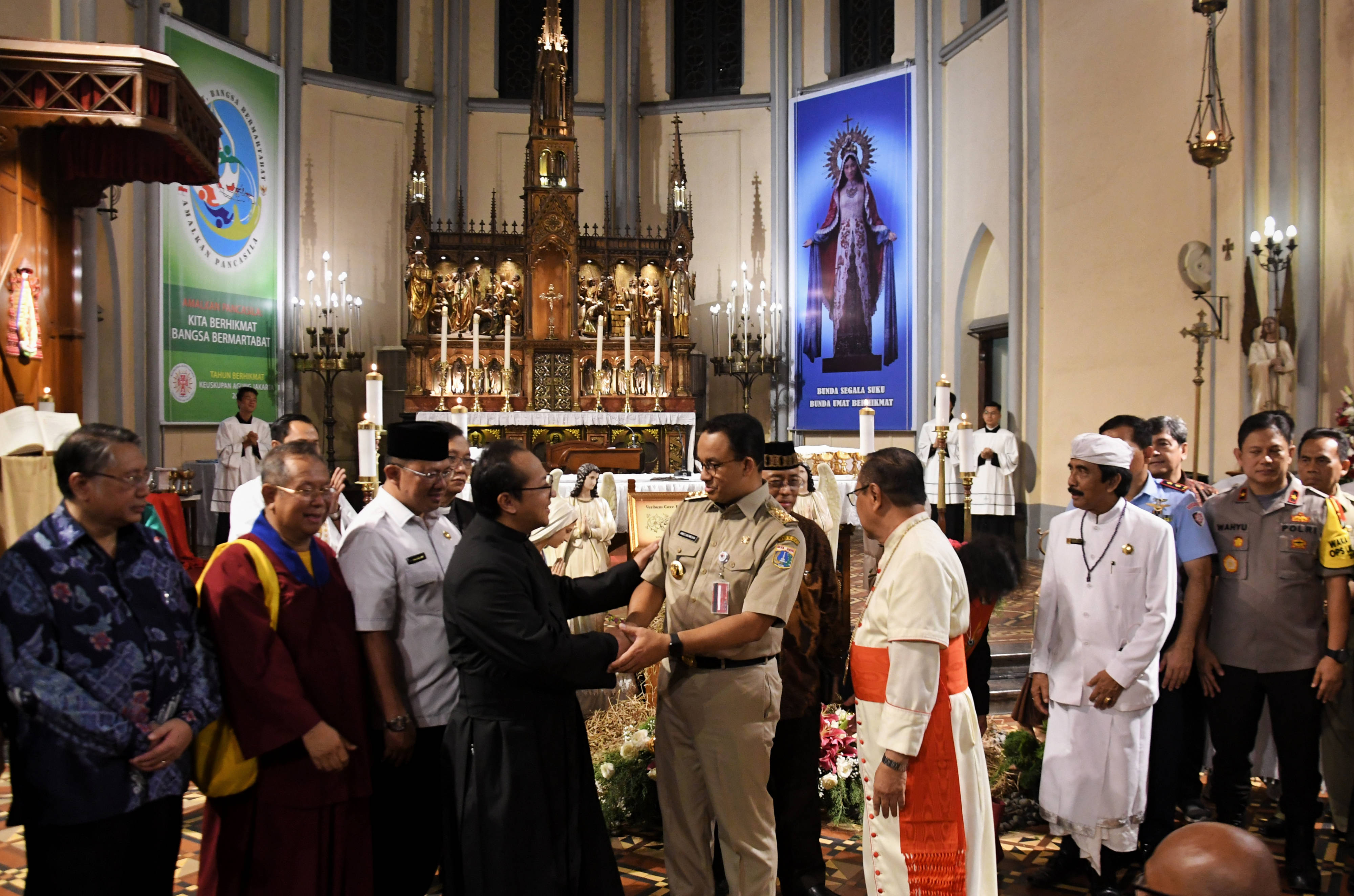 Misa Malam Natal di Katedral