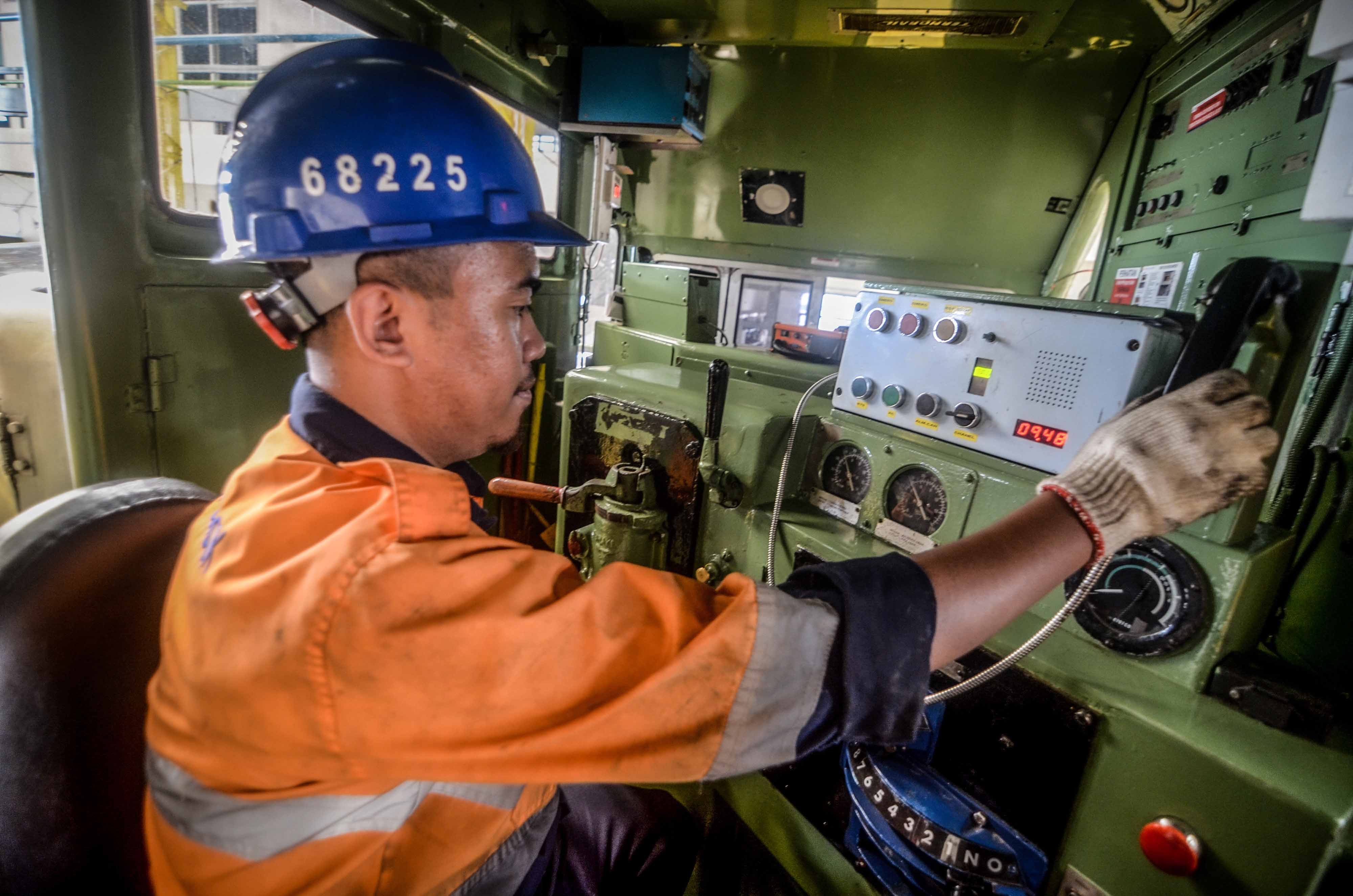 Armada Kereta Api Natal dan Tahun Baru