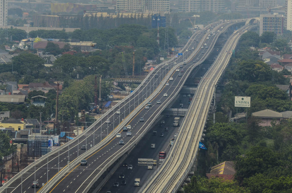 Tol Layang (Elevated)  Jakarta-Cikampek II Mulai Beroperasi 