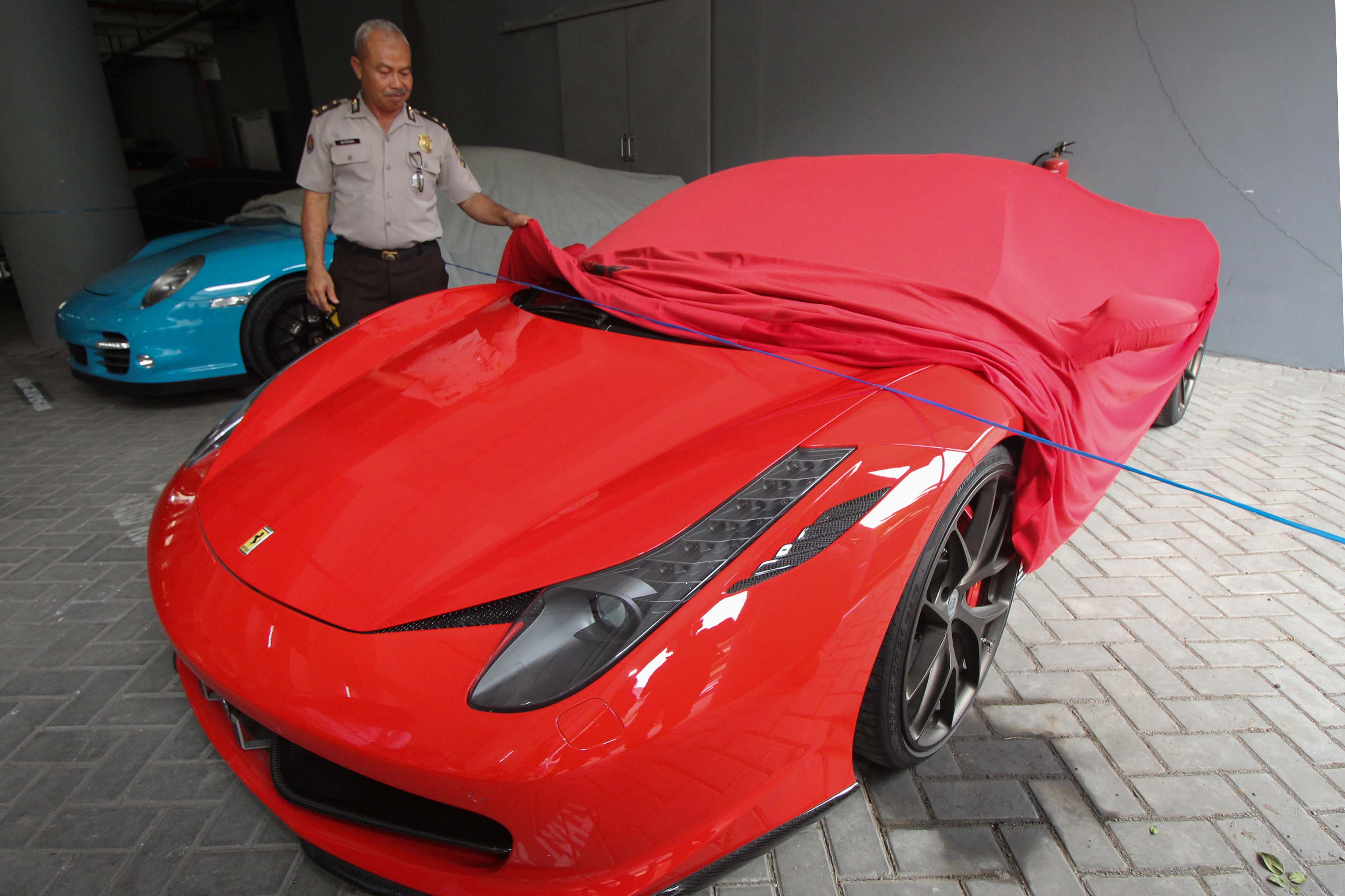 Mobil Mewah Diamankan Polda Jatim