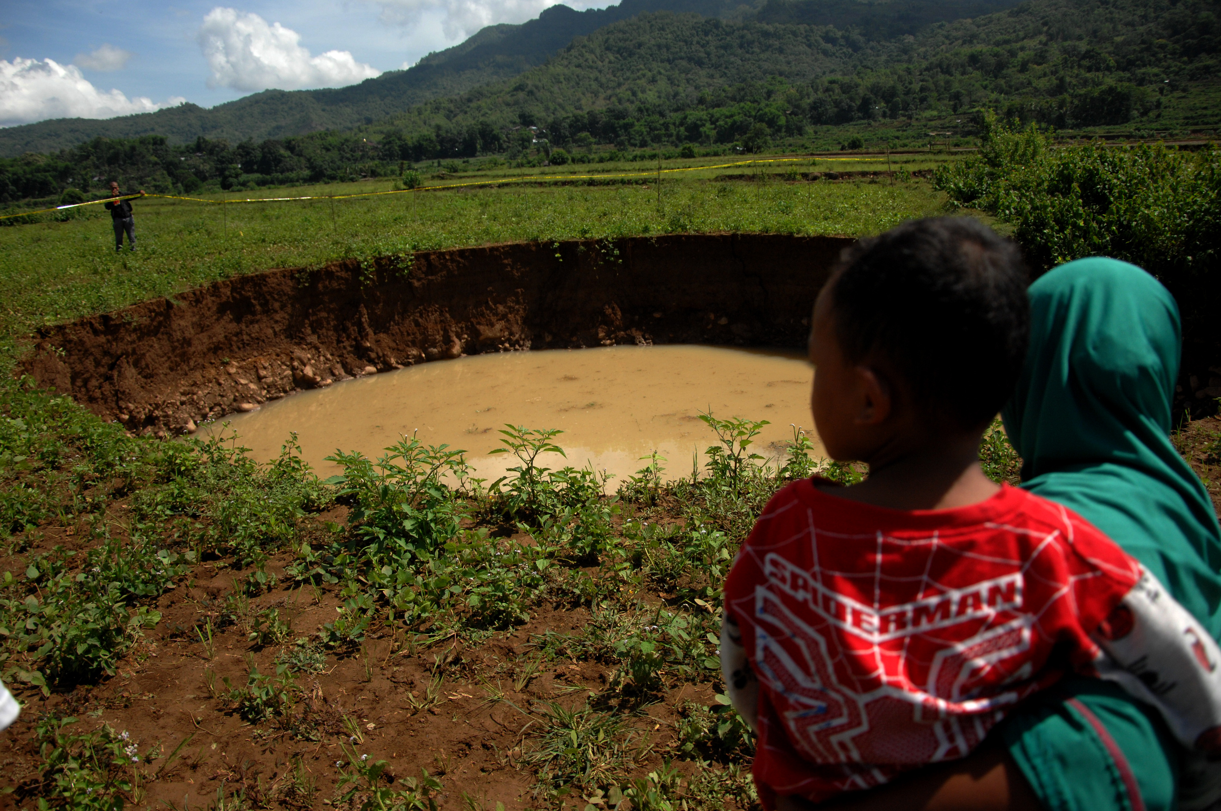 Tanah Amblas di Lahan Persawahan Maros