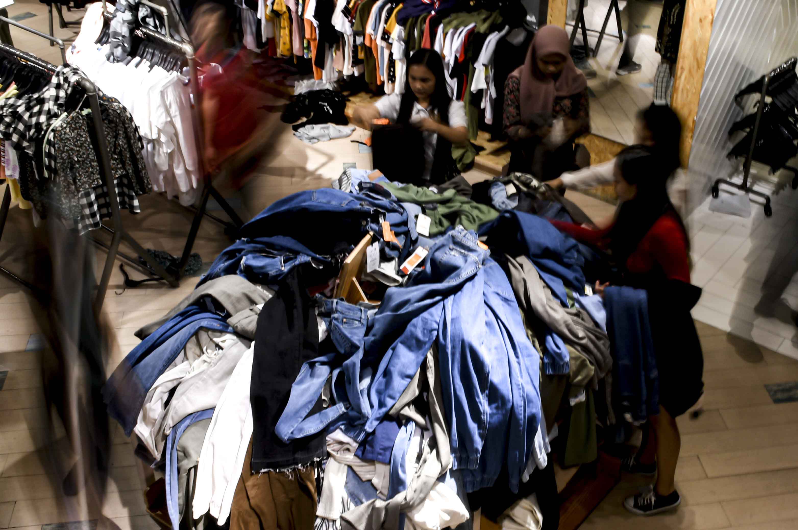 Diskon Akhir Tahun Hingga 80 %