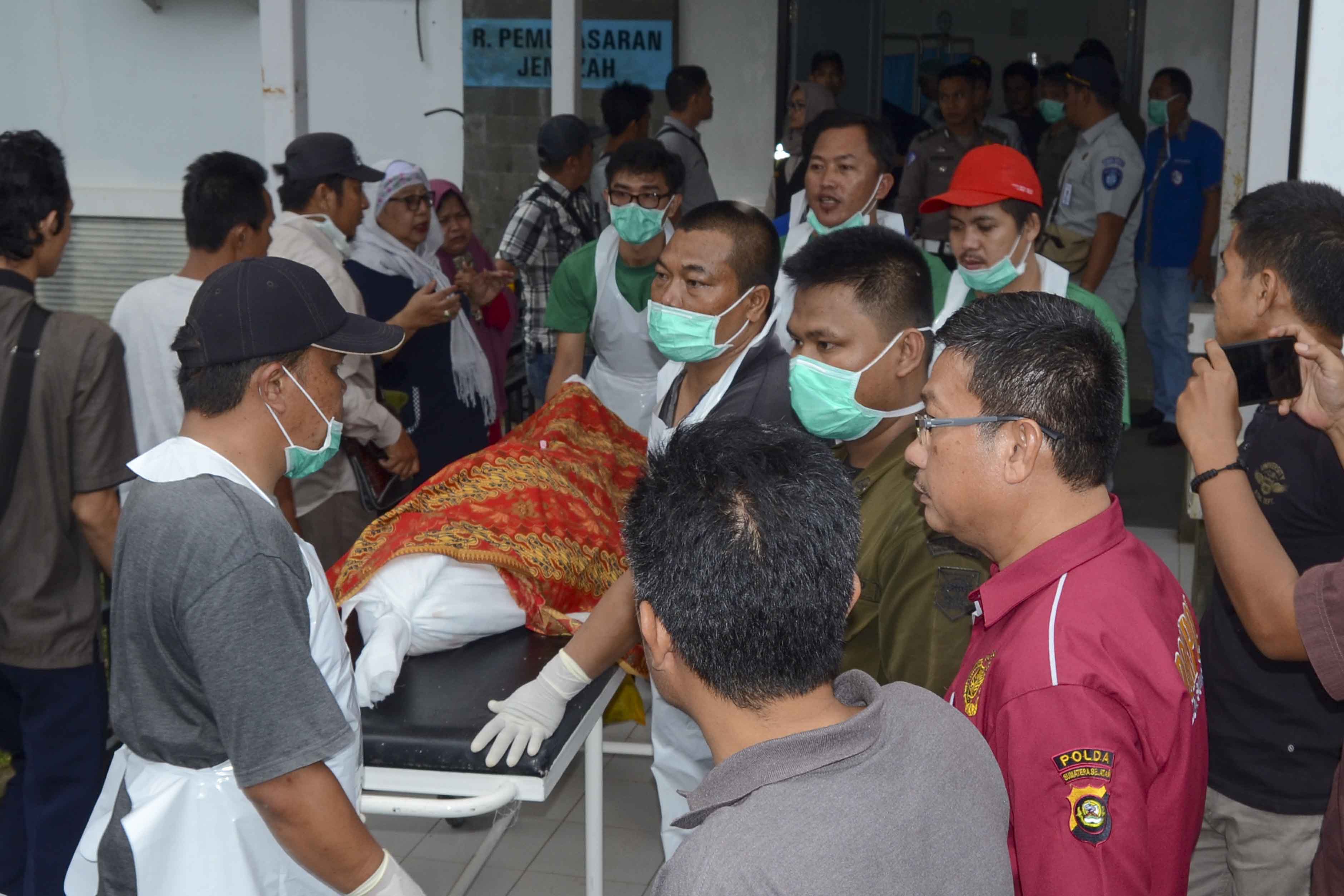 Jenazah Korban Kecelakaan Bus Sriwijaya