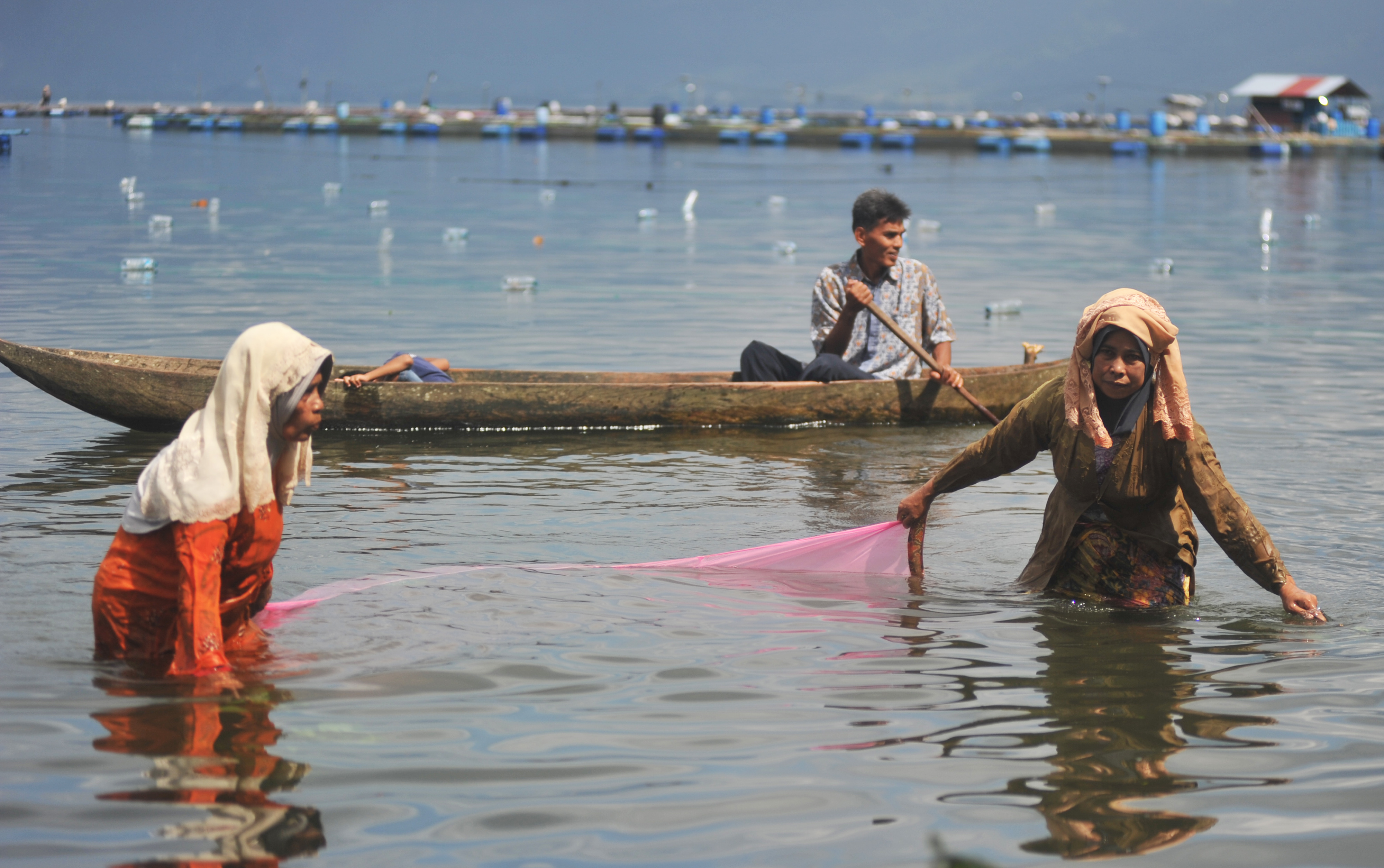 Festival Rinuak di Danau Maninjau