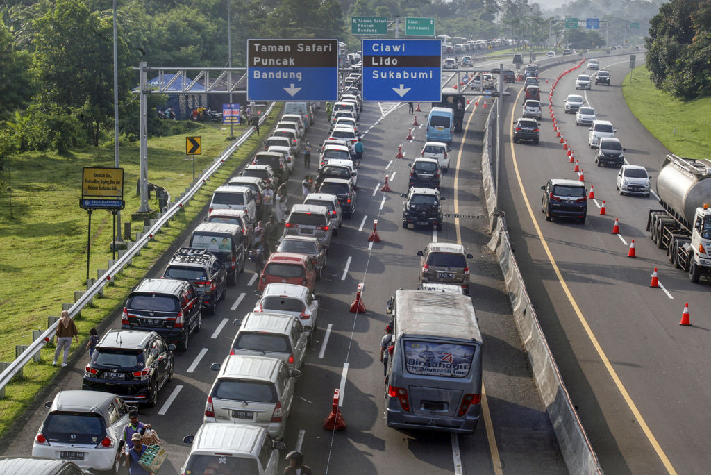 Macet Menuju Kawasan Wisata Puncak Bogor