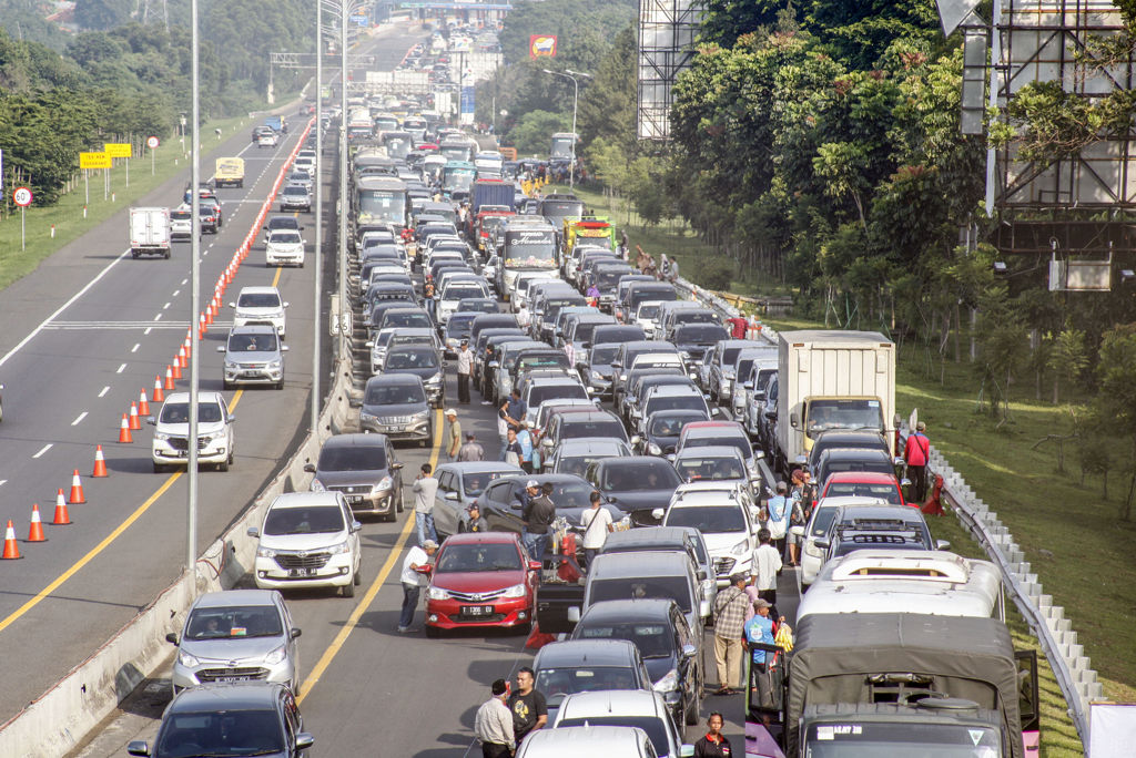 Macet Menuju Kawasan Wisata Puncak Bogor
