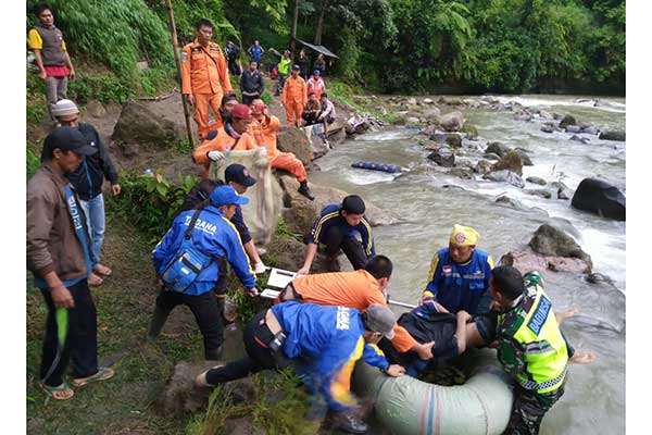  Kecelakaan Bus Sriwijaya Rute Bengkulu - Palembang 