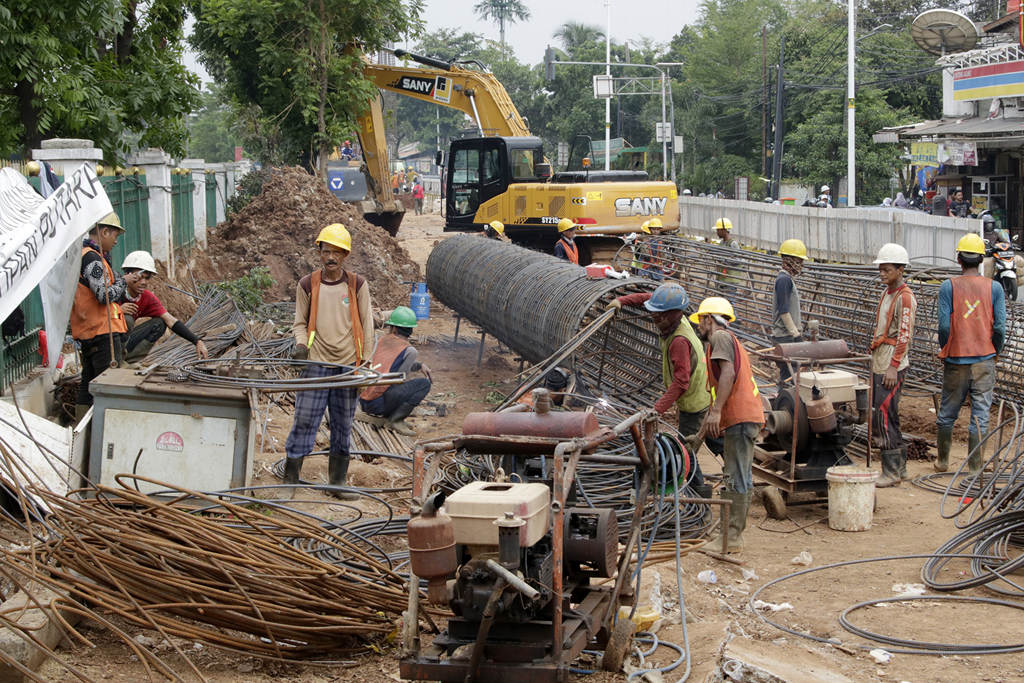  Pembangunan Flyover  Lenteng Agung-IISIP