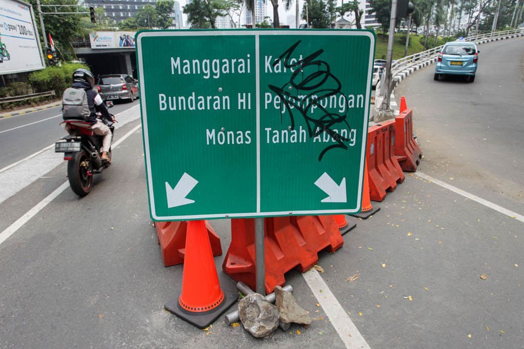  Sistem Satu Arah di Jalan Margono Djoyohadikoesoemo