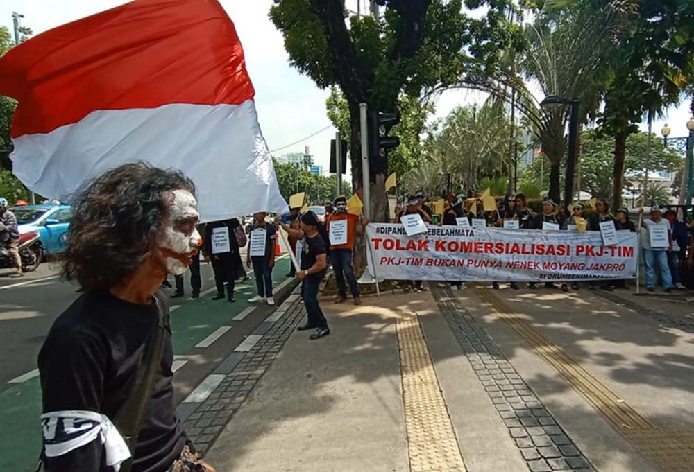 Aksi Diam Para Seniman Tolak Komersialisasi TIM