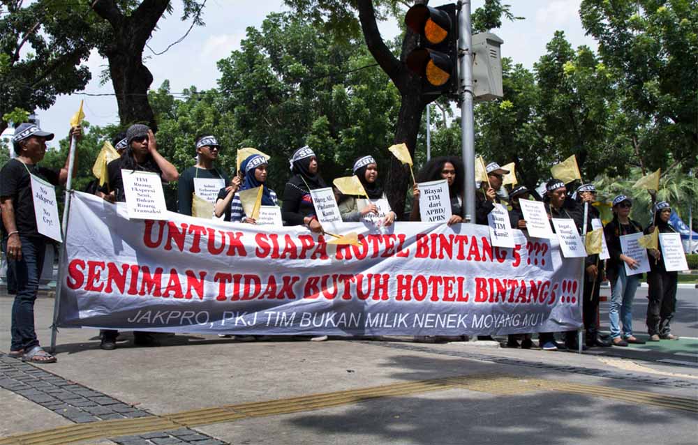 Aksi Diam Para Seniman Tolak Komersialisasi TIM