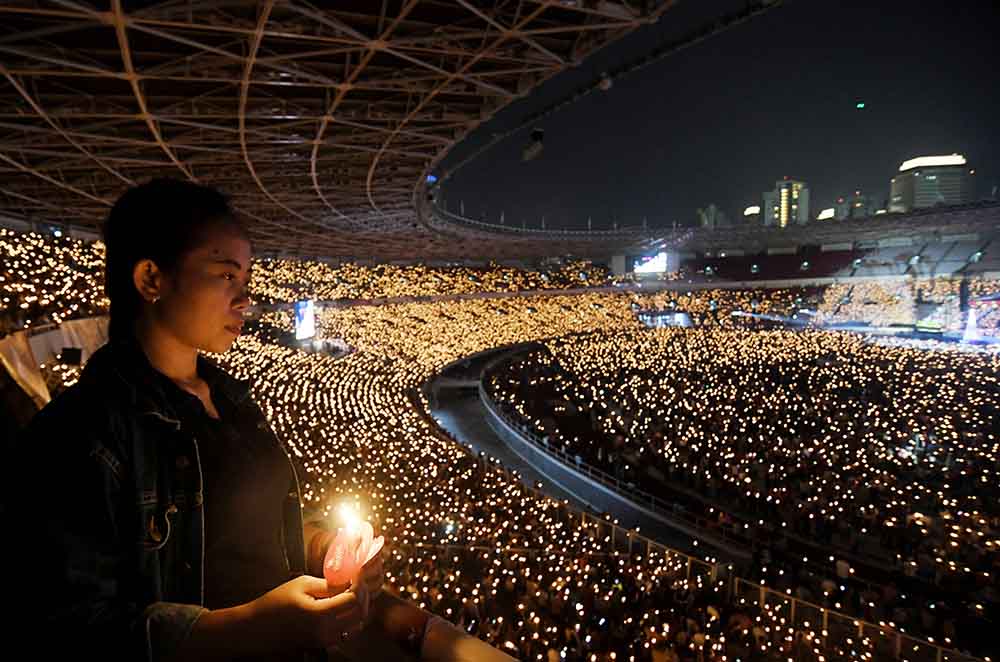 Jemaat Gereja Tiberias Rayakan Natal di GBK