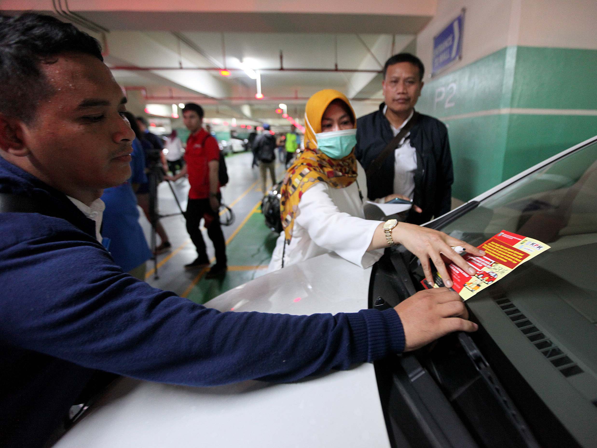 Razia Pajak Kendaraan Di Pusat Perbelanjaan