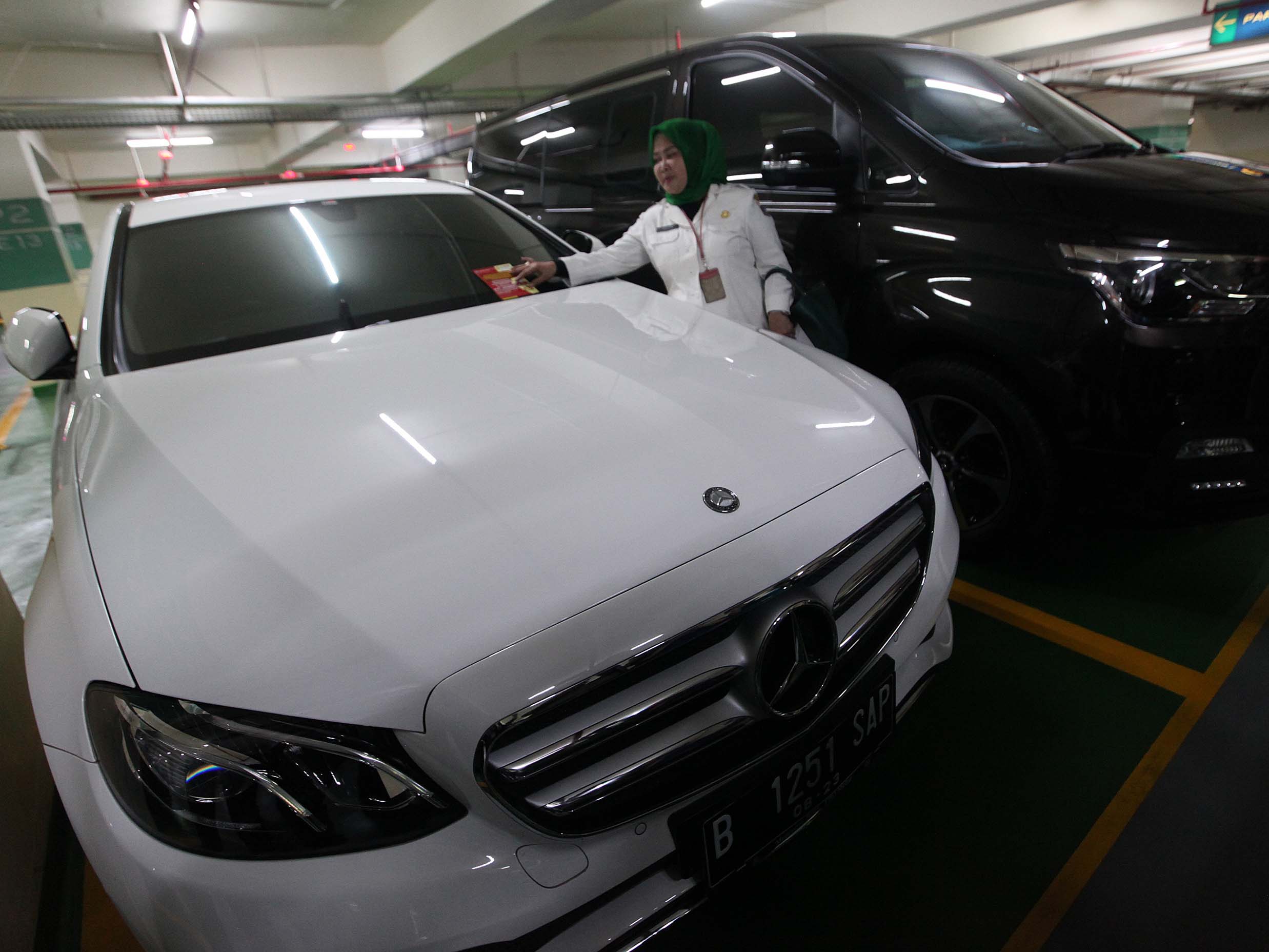 Razia Pajak Kendaraan Di Pusat Perbelanjaan