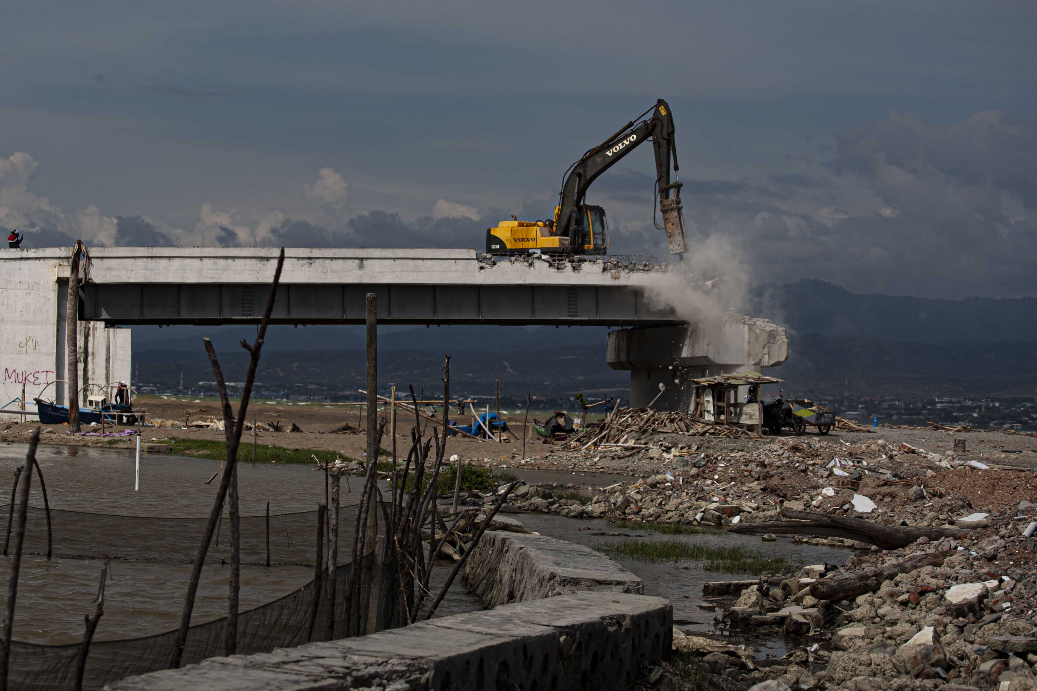 Jembatan Palu IV Dibangun Kembali