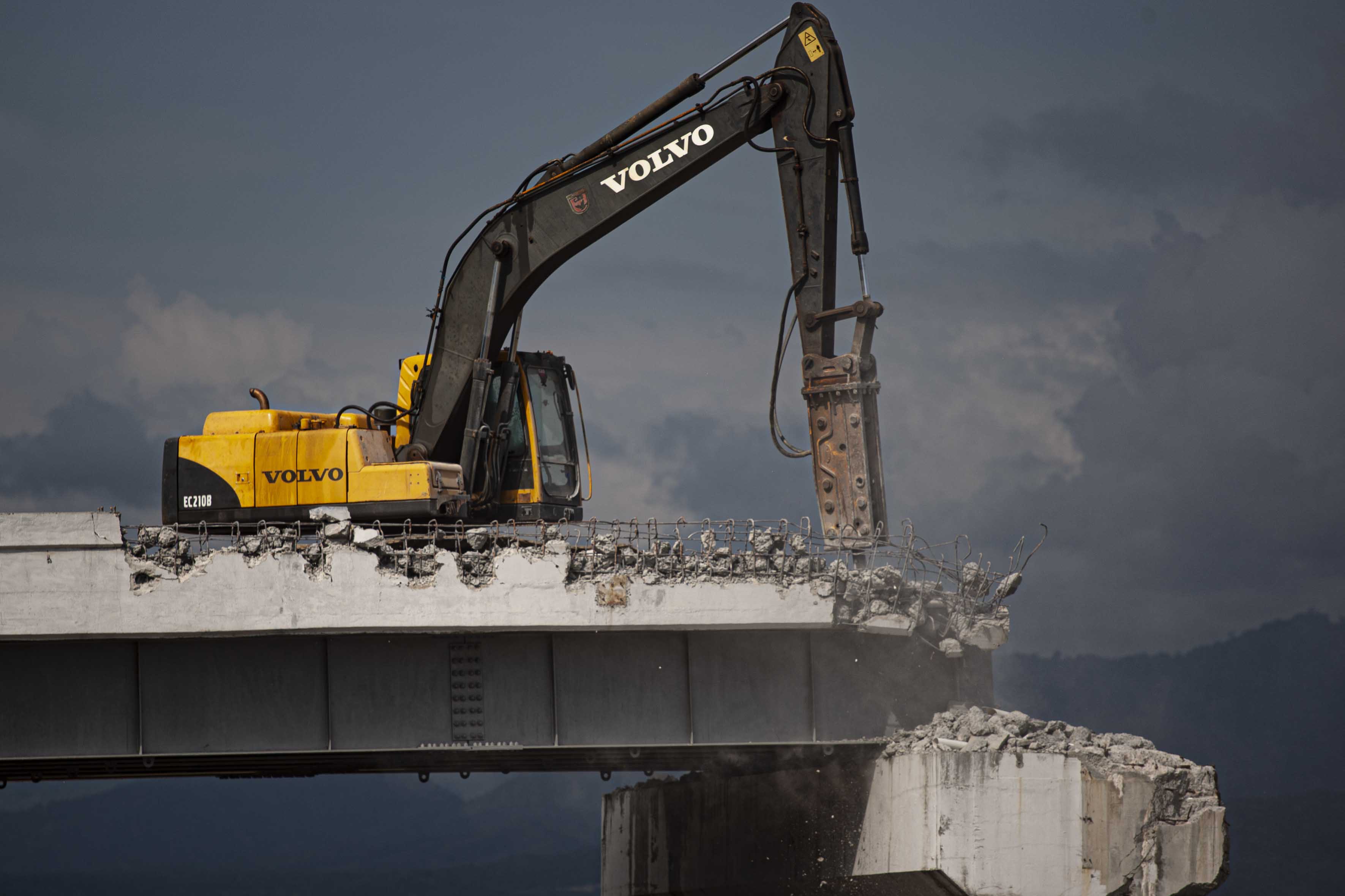 Jembatan Palu IV Dibangun Kembali