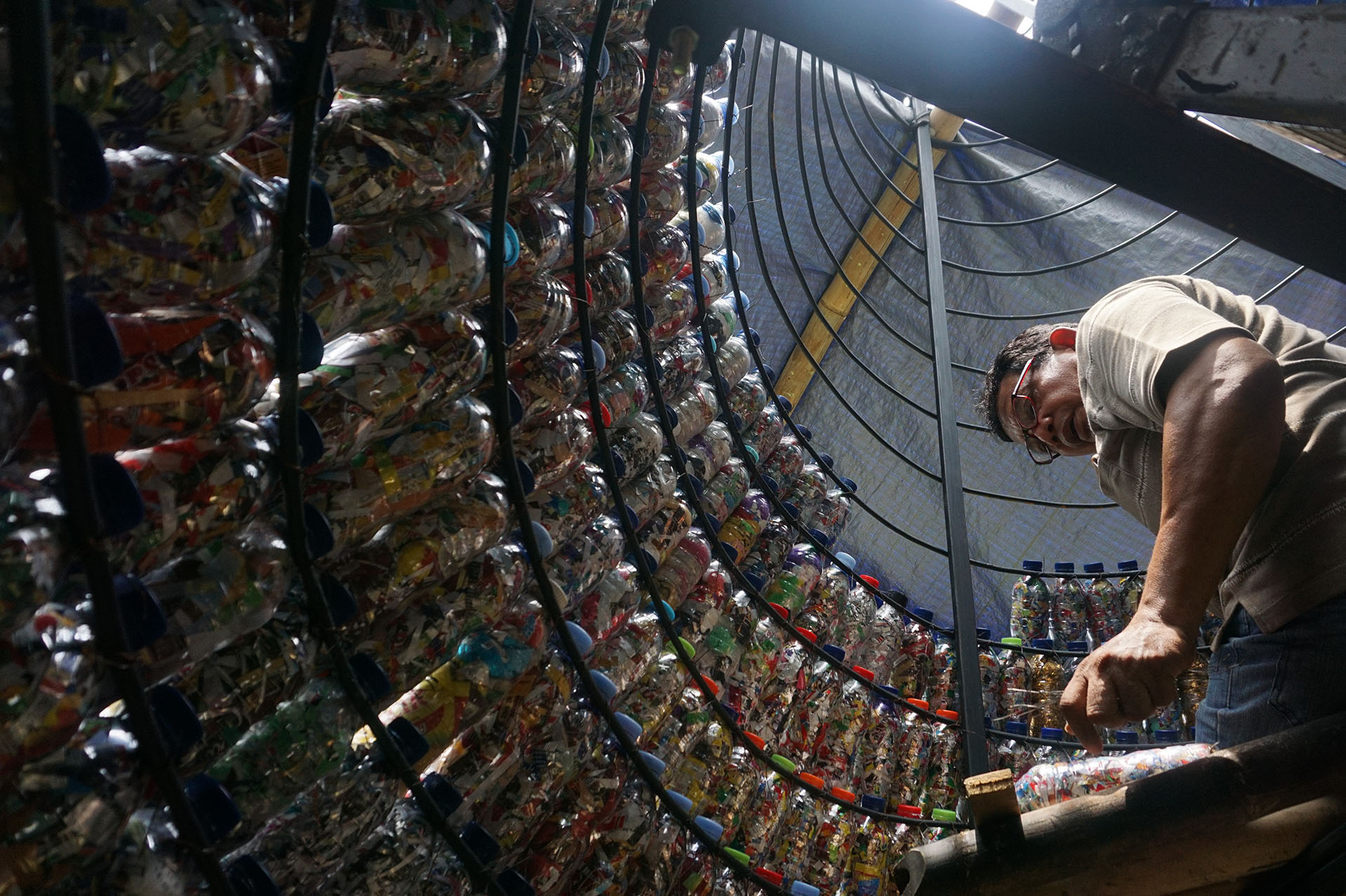 Perampungan Pohon Natal Ecobricks