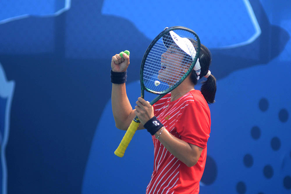 Tenis Putri Sumbang Emas