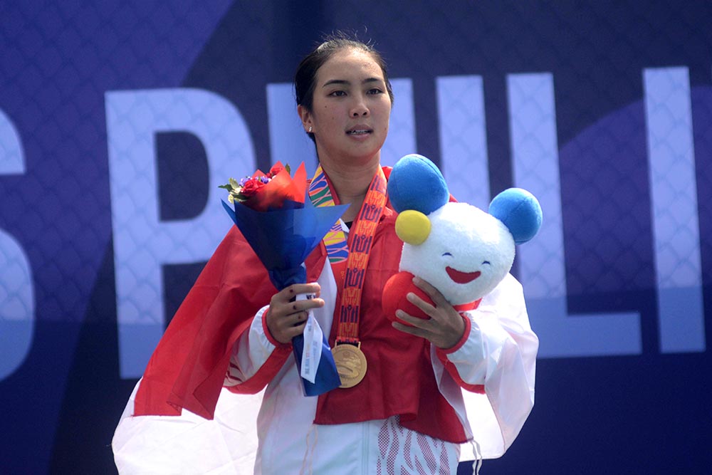 Tenis Putri Sumbang Emas