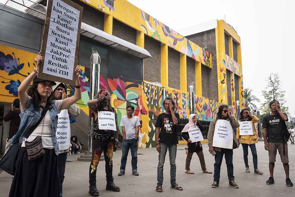 Aksi Tolak Komersialisasi TIM