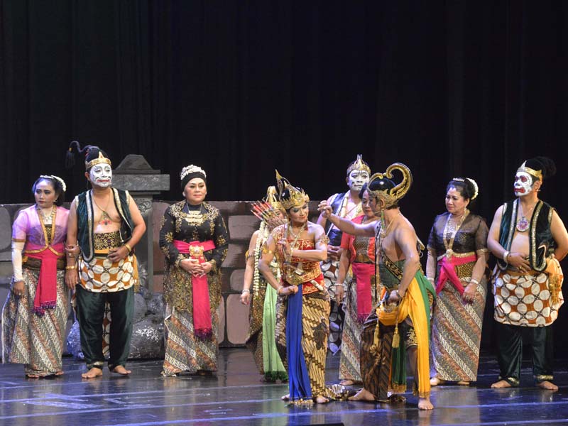 Pentas Wayang Orang Dengan Lakon Srikandi Mustakaweni