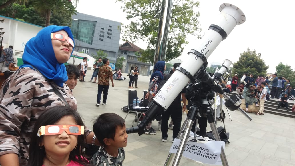 Menyaksikan Gerhana Matahari Cincin di Planetarium Jakarta 
