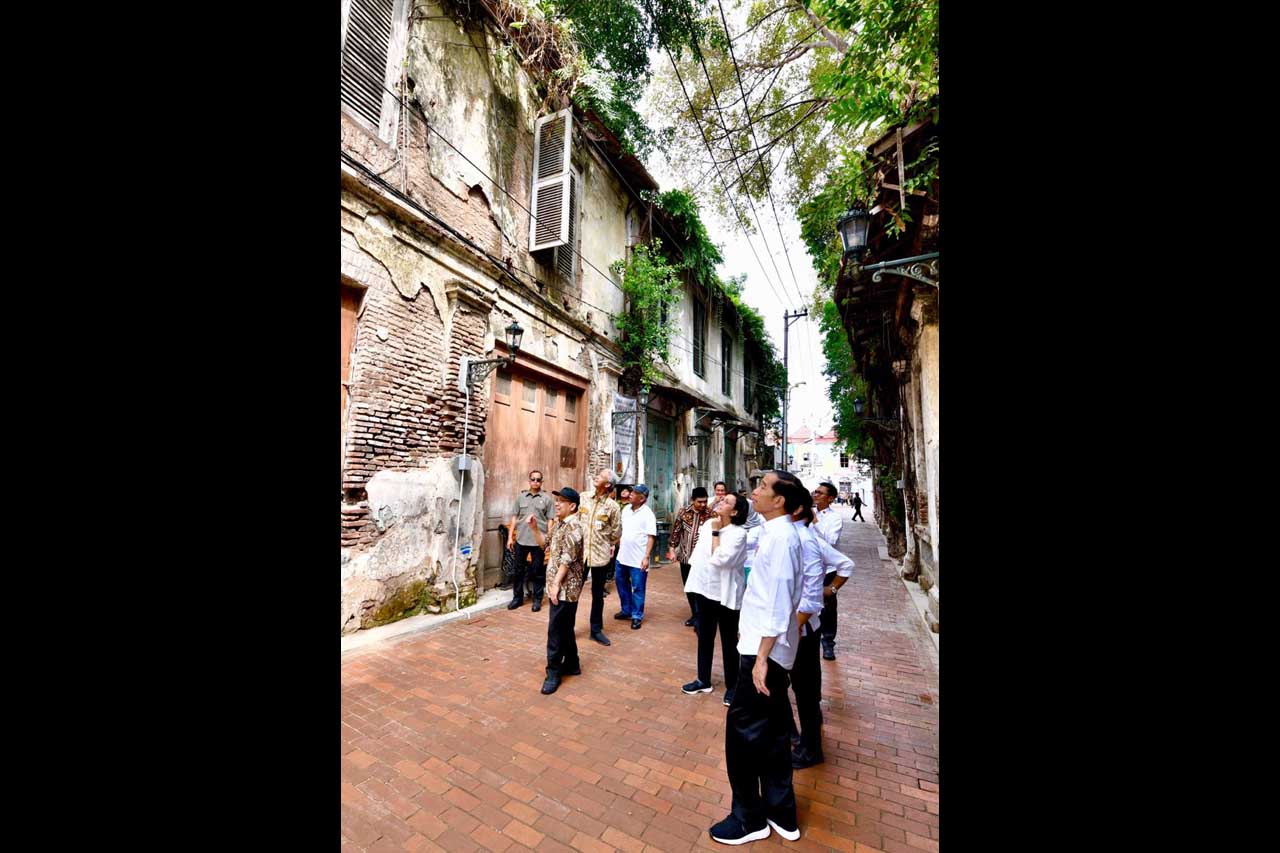 Jokowi Meninjau Revitalisasi Kota Lama Semarang