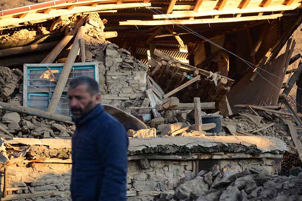 Gempa  6,8 SR  Guncang Turki