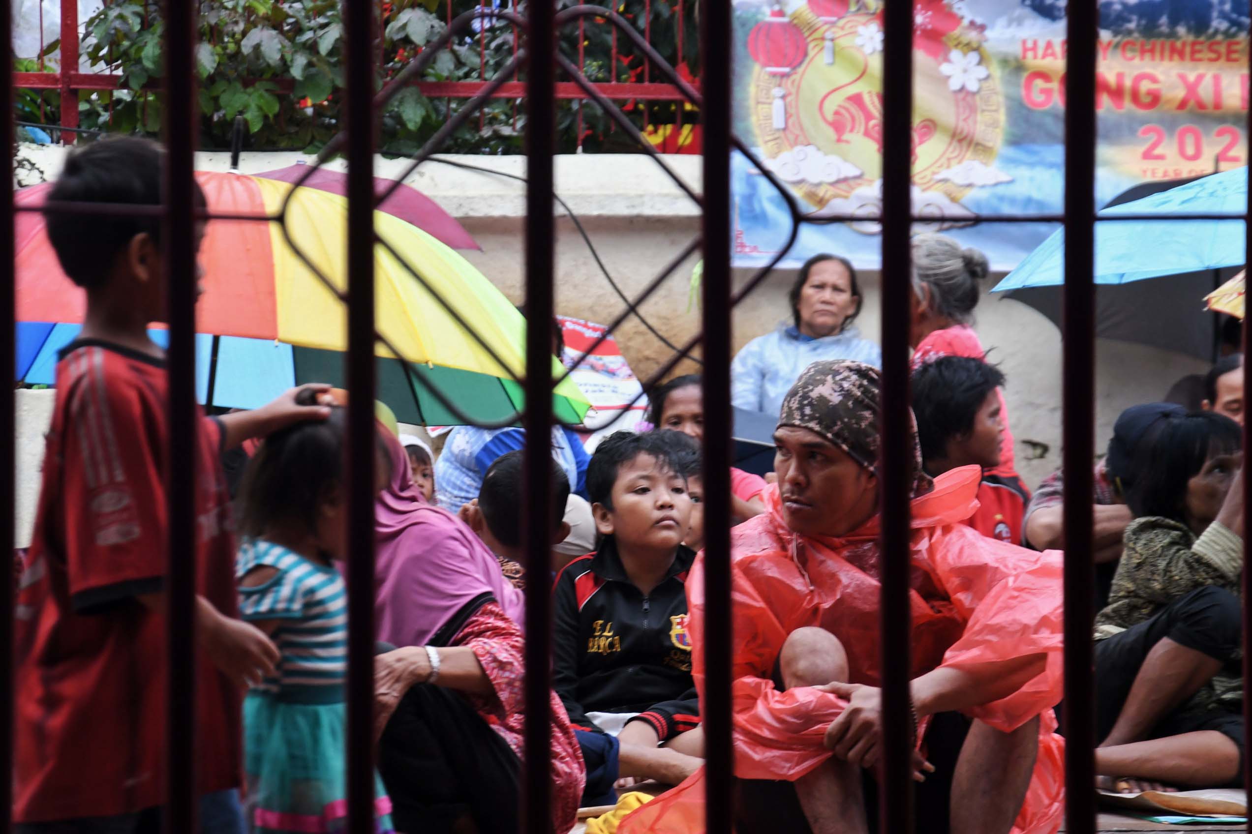 Pengemis Padati Vihara Dharma Bhakti