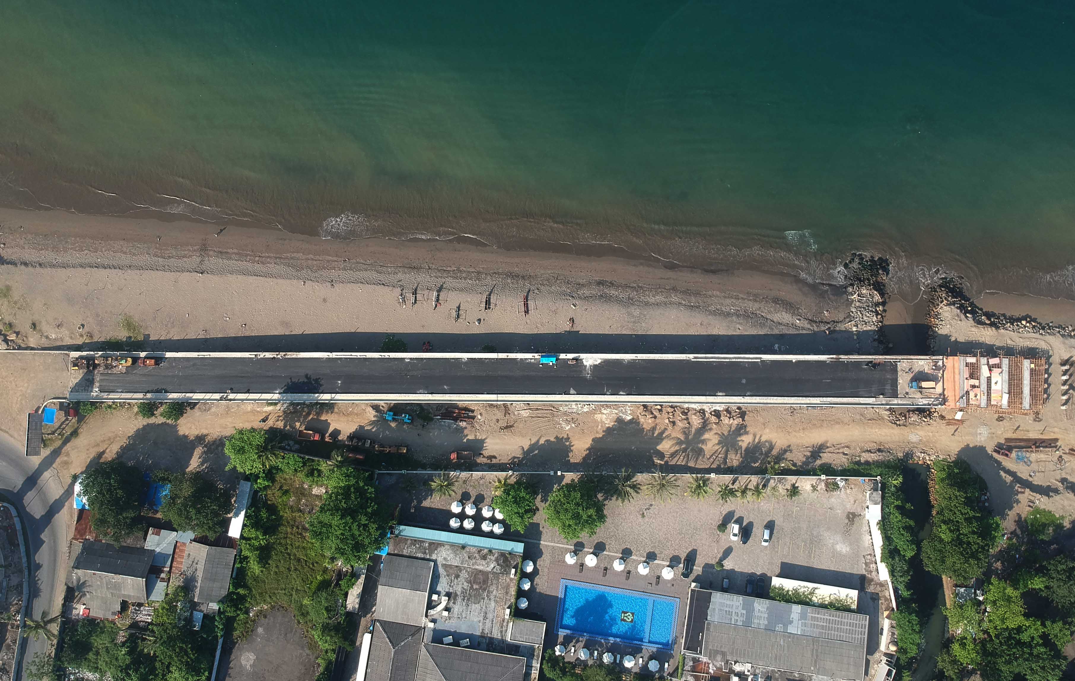Jembatan Penghubung Pantai Lolong
