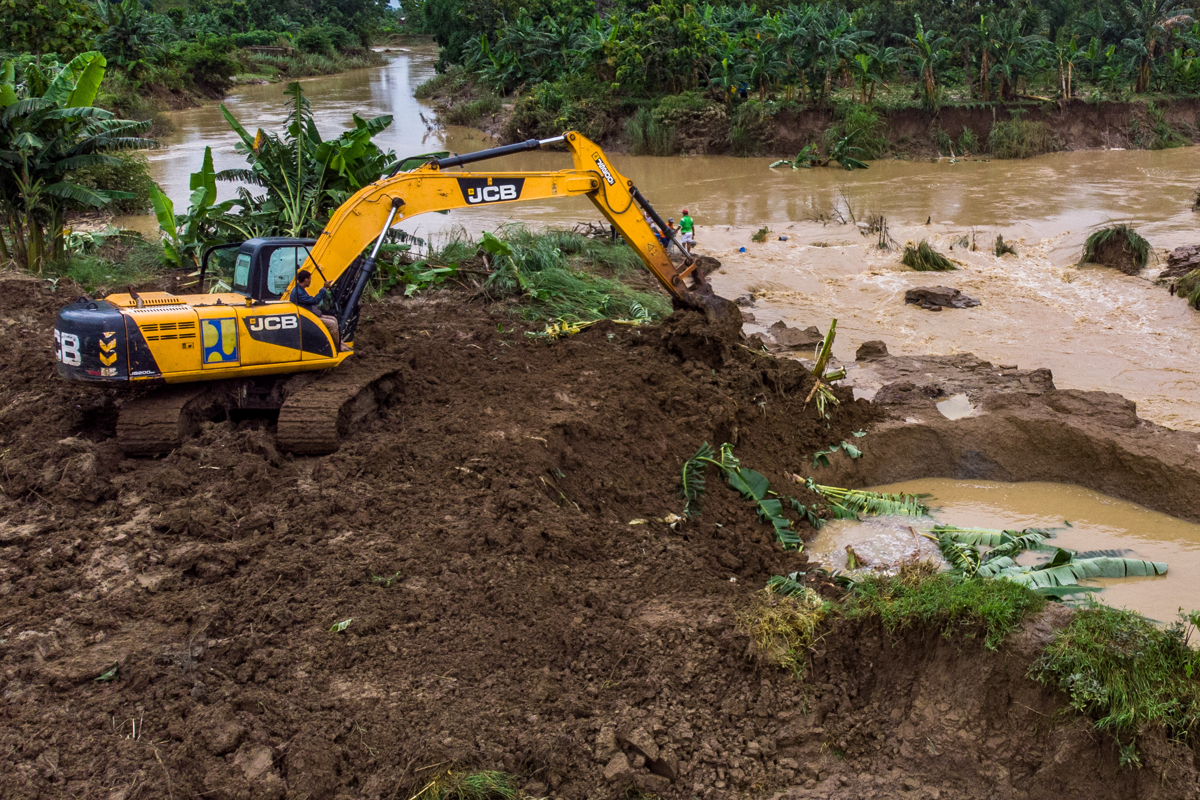 Perbaikan Tanggul Jebol di Demak