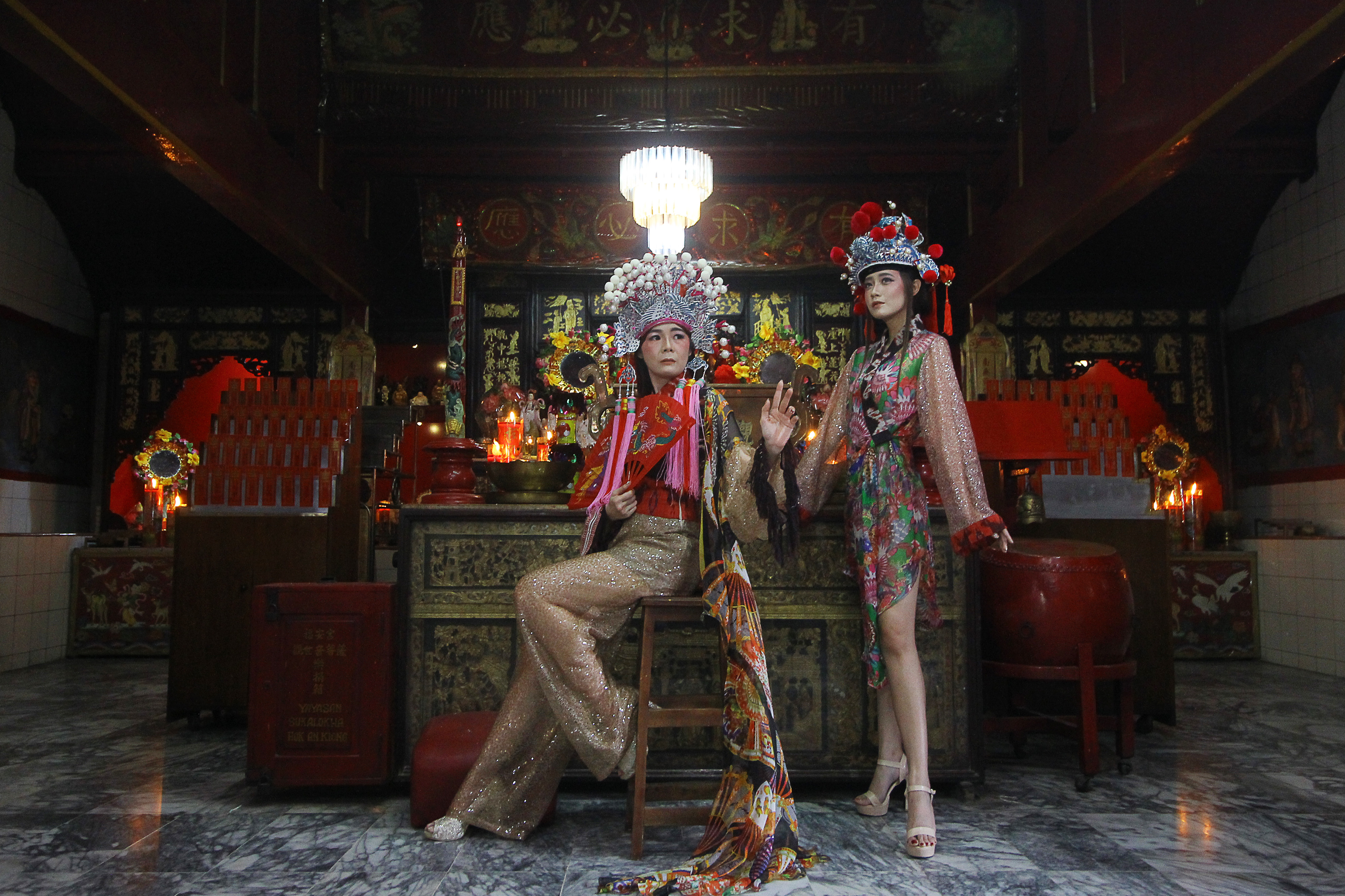 Busana Imlek Rancangan Stephanie Zhang