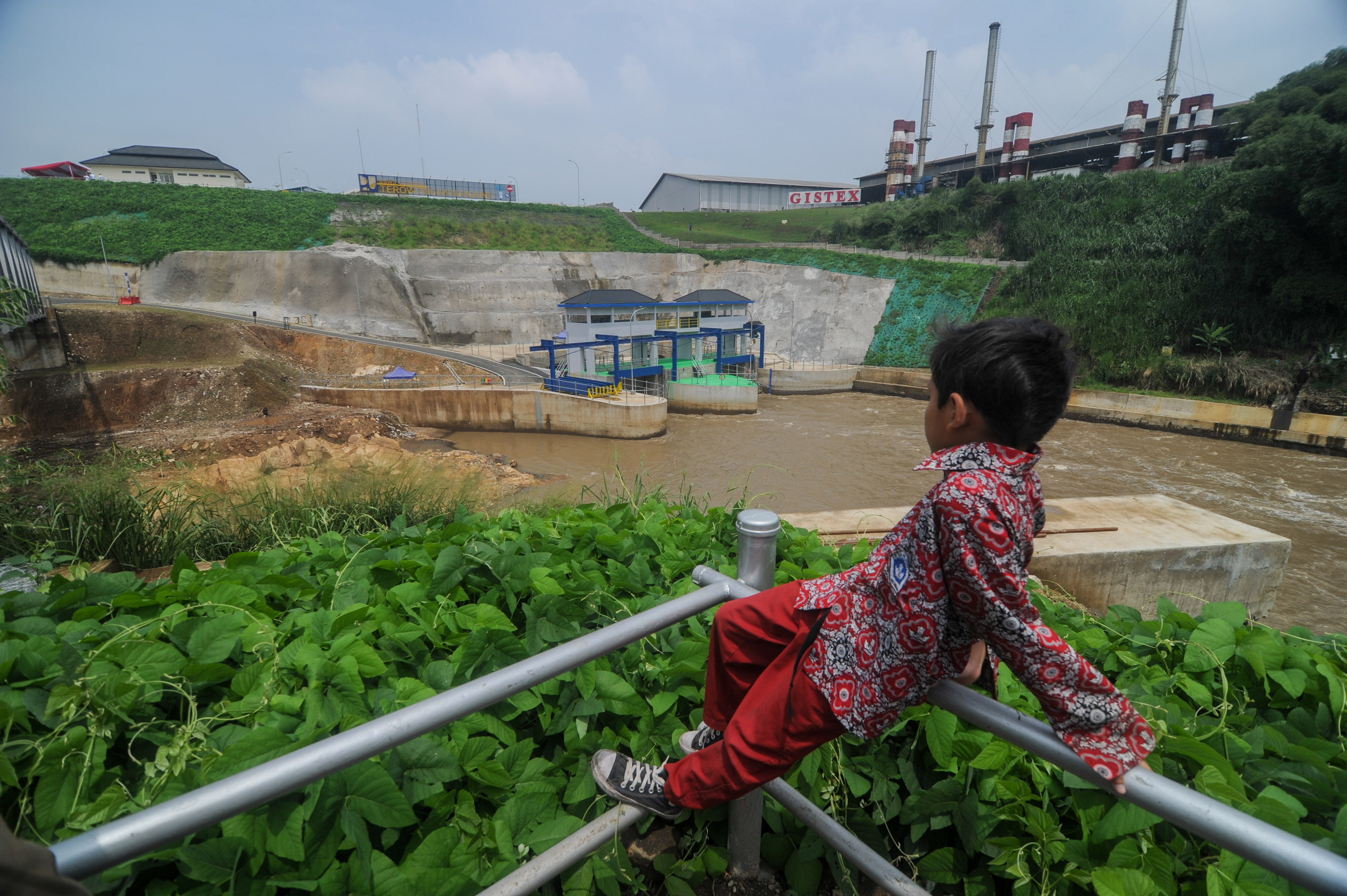 Presiden Jokowi Resmikan Terowongan Air Nanjung
