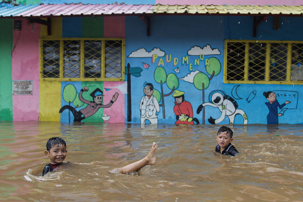 Bermain Air di Kwitang