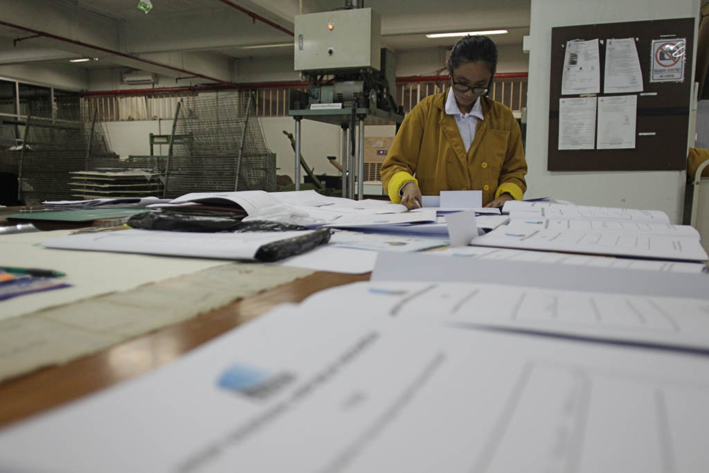 Arsip Nasional Merestorasi Dokumen Terdampak Banjir