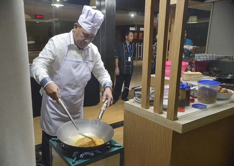 Ketua KPK Masak Nasi Goreng